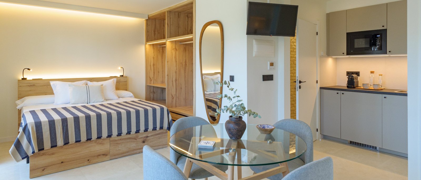 Alma House, suite